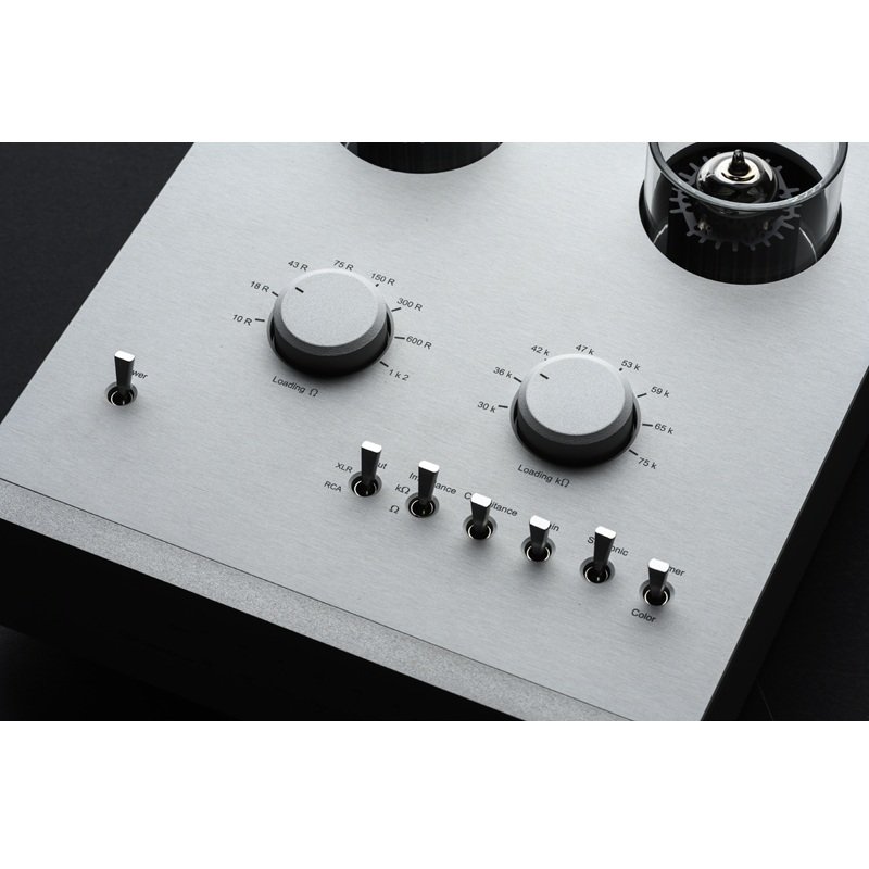 E.A.T E-Glo Petit B Balanced Moving Magnet/Moving Coil Phono Amplifier - Image 3